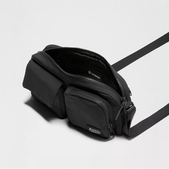 NWT Lululemon Multi-Pocket Crossbody Bag 2.5L - Picture 4 of 8